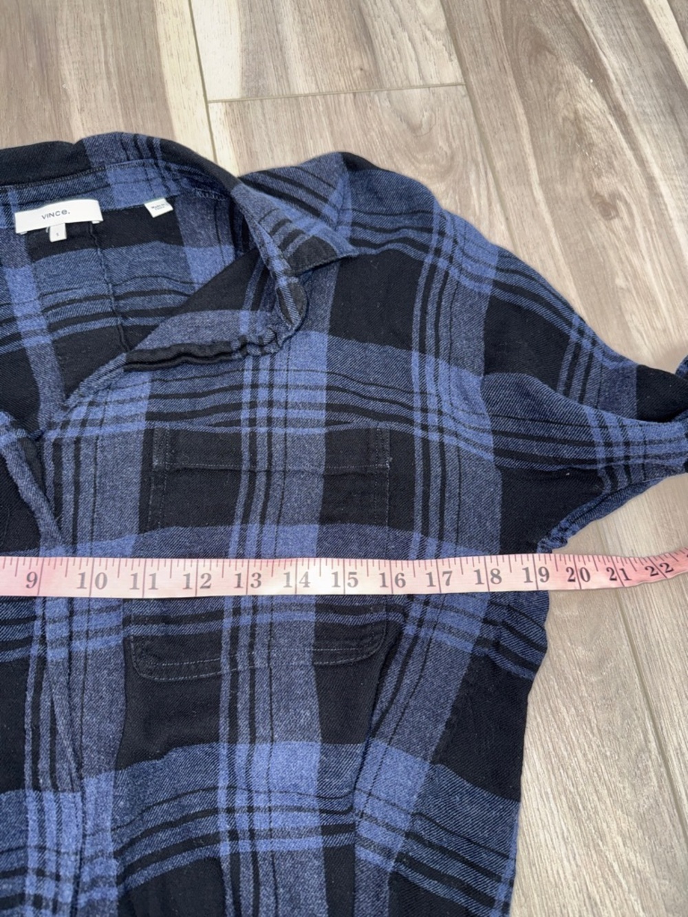 Vince navy black plaid pullover long sleeve top size small - Picture 6 of 6